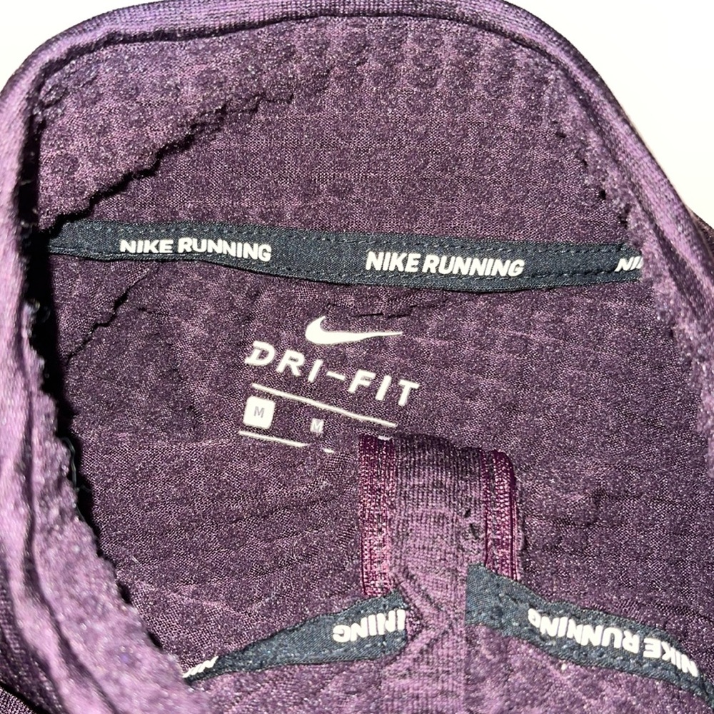 Nike - Picture 2 of 2